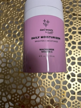 Dani Beauty Daily Moisturizer, Brightening Formula with Niacinamide and Vitamin C, 4 fl oz