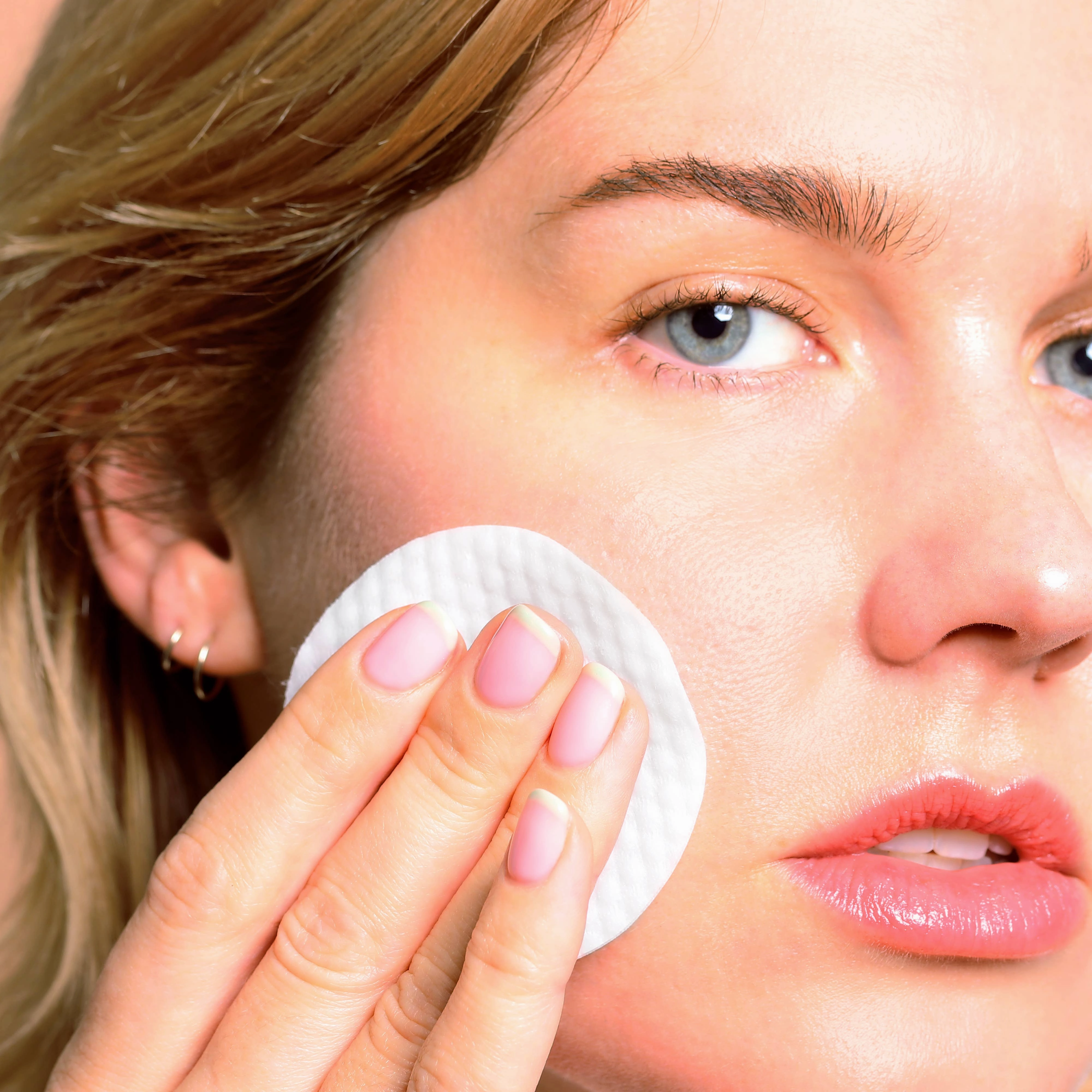 Love   Light Brightening Toner Pads